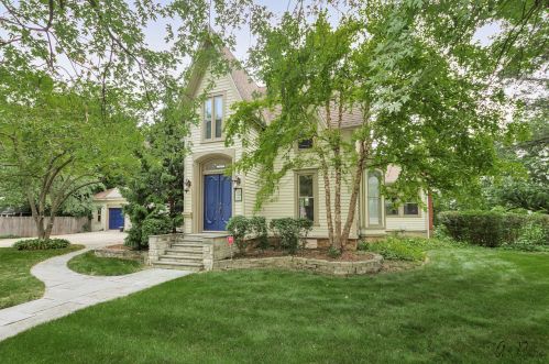 619 Sheridan Rd, Waukegan, IL 60085-2027