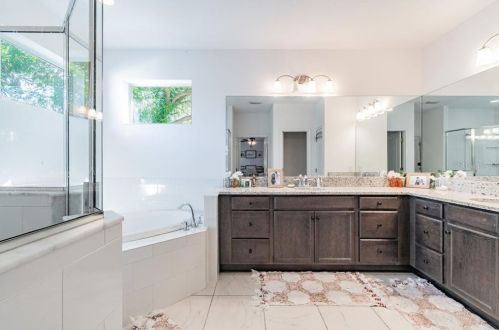 3031 Meadow St, Tampa FL 33611-5519 exterior