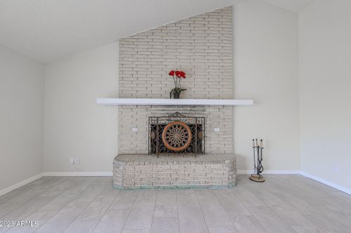 6017 42nd St, Phoenix AZ  85042-5241 exterior