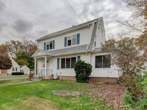 102 Hollister St, Manchester, CT 06042-3562