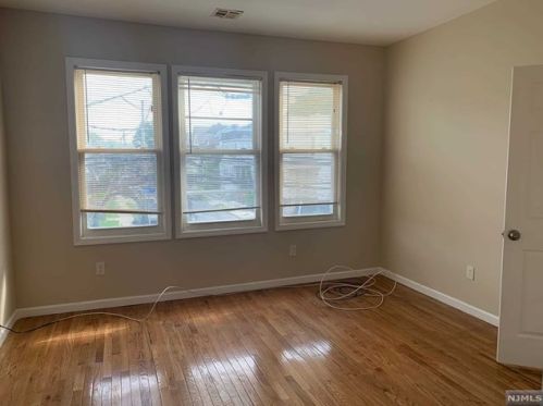 680 18th Ave, Irvington NJ  07111-4453 exterior