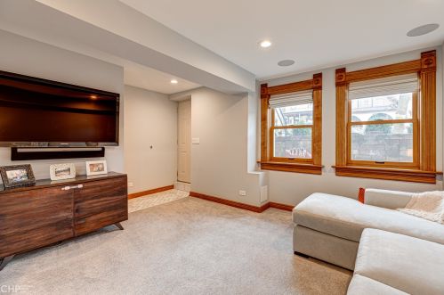 2143 Thomas St, Chicago IL 60651-3248 exterior