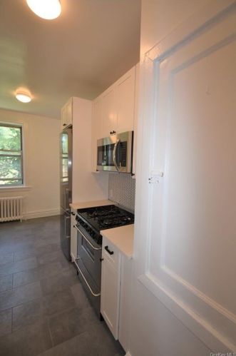 445 Gramatan Ave, Mount Vernon NY 10550-1360 exterior