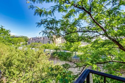 2520 Bloomingdale Ave, Chicago IL  60647-4316 exterior