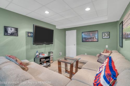 5 Dickens Ct, Jackson Twp NJ  08527-2844 exterior