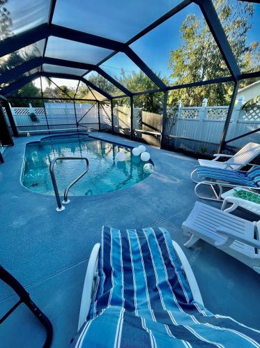 201 Thornhill Dr, Fort Pierce FL  34984-4467 exterior