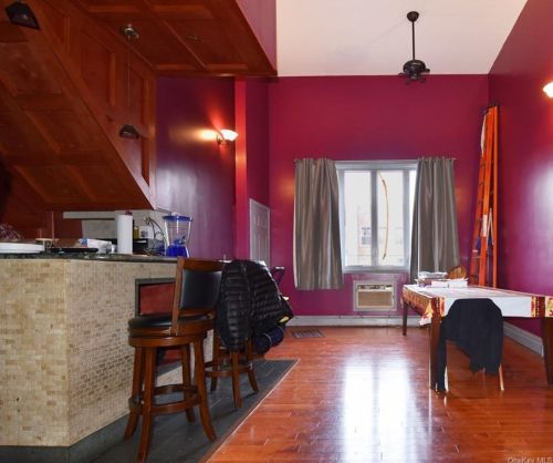 422 158th St, Bronx NY 10456-7702 exterior