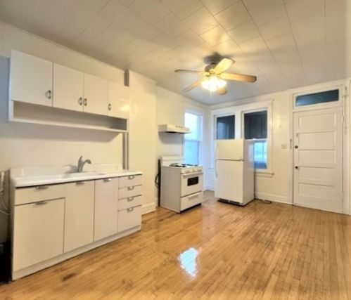 2333 Hoyne Ave, Chicago IL 60643-1816 exterior