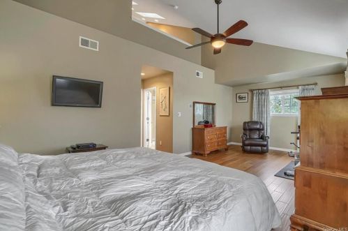 1 Putters Way, Middletown NY 10940-2677 exterior