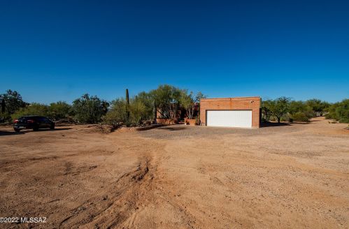 2955 Gymkhana Way, Tucson AZ  85742-9054 exterior