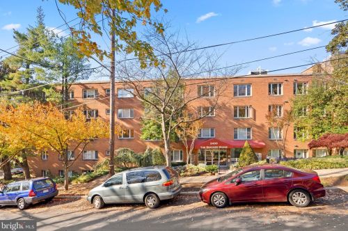 2400 41st St, Washington DC  20007-4940 exterior