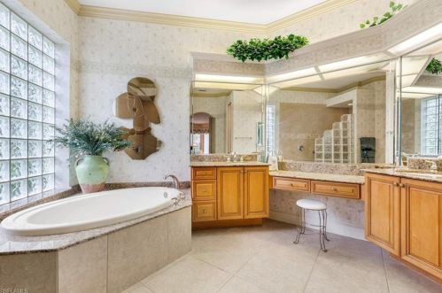 2722 Olde Cypress Dr, Naples FL 34119-9730 exterior