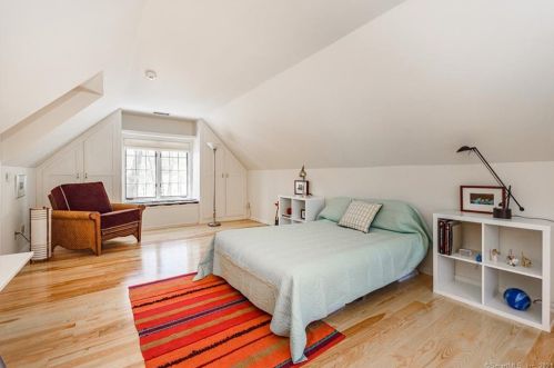 4 Ashford Ct, Farmington CT 06032-1531 exterior