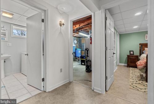 7504 Picnic Wood Rd, Middletown MD 21769-8223 exterior