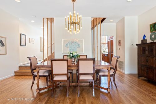 1335 Sandburg Ter, Chicago IL 60610-1507 exterior