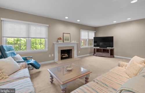 5806 Tudor Ln, Rockville MD 20852-2852 exterior