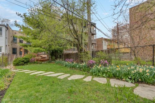 5533 Dorchester Ave, Chicago IL 60637-1720 exterior