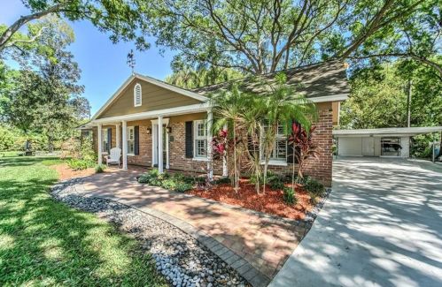 8919 Arrawana Ave, Tampa, FL 33614-1810