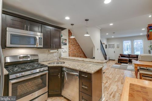 1843 Dudley St, Philadelphia PA 19145-2923 exterior