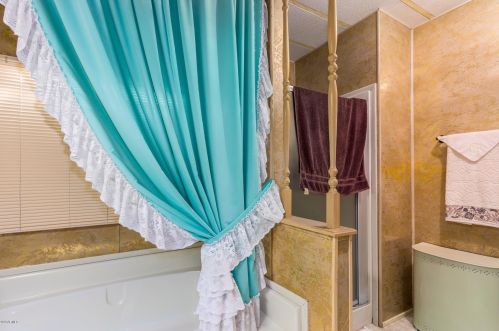 1609 Betty Elyse Ln, Phoenix AZ 85032-4297 exterior