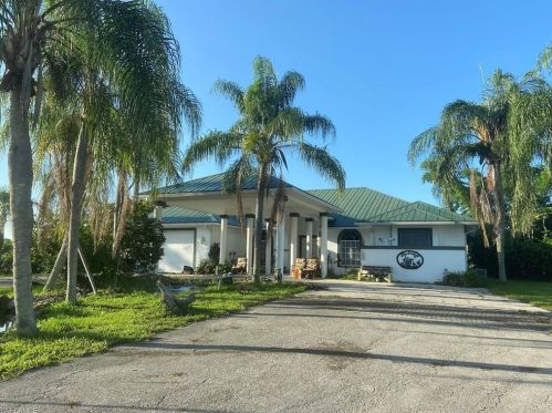 2400 Oil Wl Rd, Naples FL 34120-1469 exterior