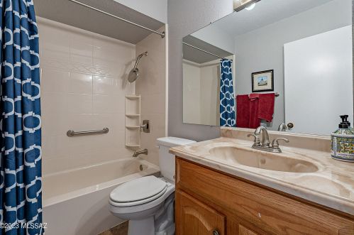 4712 Courtney Dr, Tucson AZ 85705-4822 exterior