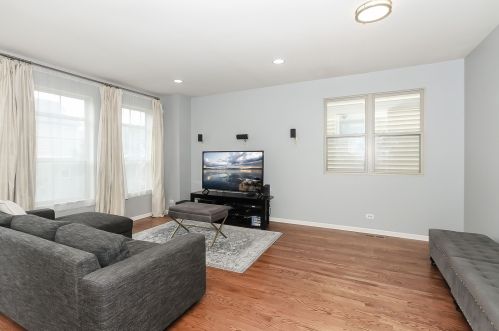 3946 Kolmar Ave, Chicago IL  60641-4057 exterior