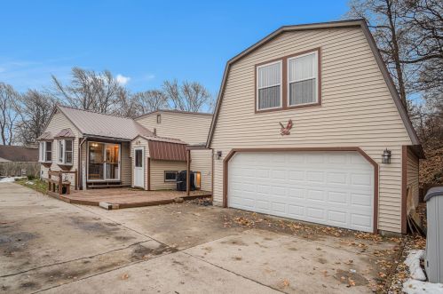 1010 Central Ave, Meskegon MI  49445-2947 exterior