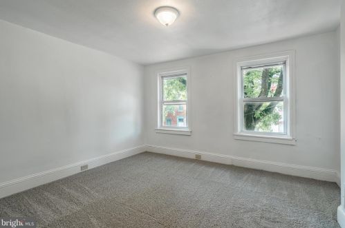 3 Walnut St, Pottstown PA 19464-5418 exterior