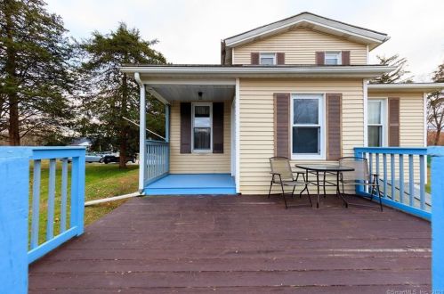 104 St, Killingly CT 06239-1927 exterior