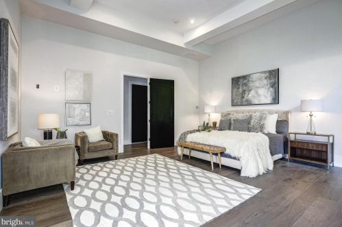 6160 Hardy Dr, Mc Lean VA 22101-3112 exterior