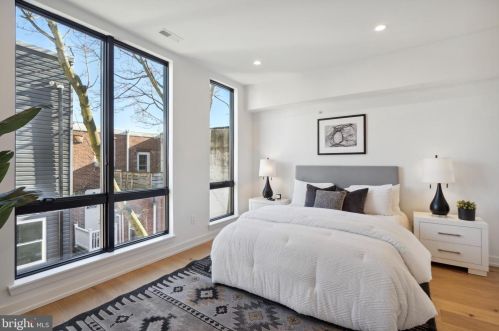 743 Cleveland St, Philadelphia PA  19146-1811 exterior