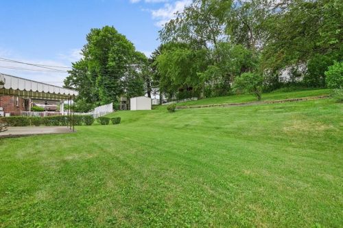 3328 Recker Dr, Pittsburgh PA 15227-4248 exterior