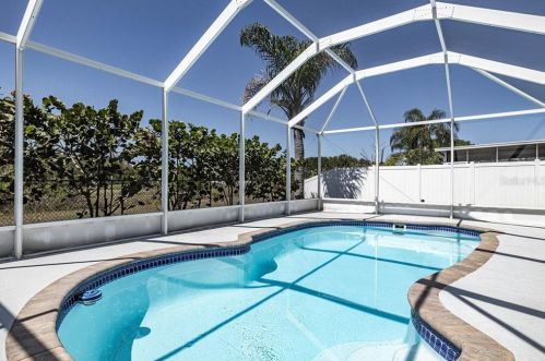 10850 Newbridge Dr, Riverview FL exterior