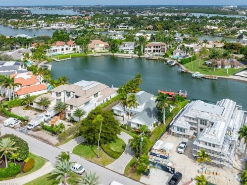 3191 Gin Ln, Naples FL 34102-7814 exterior