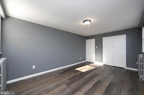 6829 Waldorf Ave, Camden NJ 08110-6109 exterior