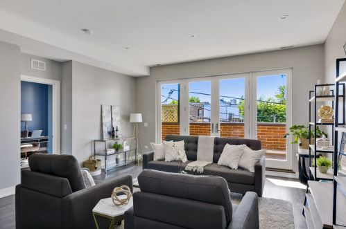 4024 Lincoln Ave, Chicago, IL 60618-3010