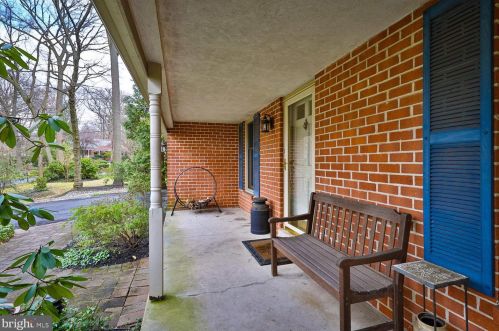 1955 Country Club Dr, Huntingdon Valley, PA 19006-5601