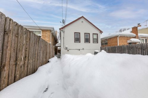 2837 Moody Ave, Chicago IL 60646-5309 exterior