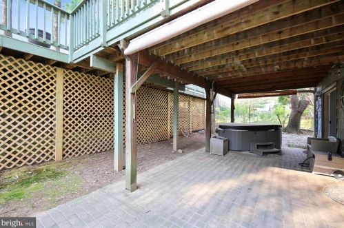 1904 Dundee Rd, Rockville MD 20850-3135 exterior