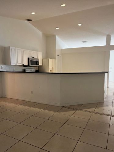 1231 Parma Ave, Fort Pierce, FL 34953-2318