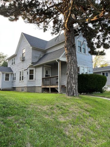 722 22nd St, Manitowoc, WI 54220-4406