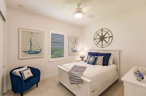 8975 Shenendoah Cir, Naples FL 34113-1670 exterior