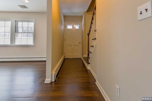 63 Grandview Ave, Upper Saddle River NJ  07458-2134 exterior