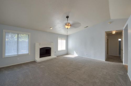 3927 Paula Ct, Turlock CA  95382-8507 exterior