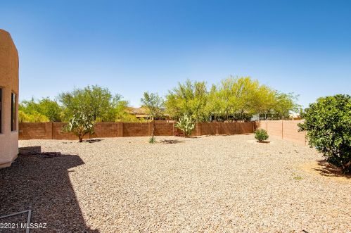 7972 Hawk Eagle Ct, Tucson AZ  85757-1643 exterior