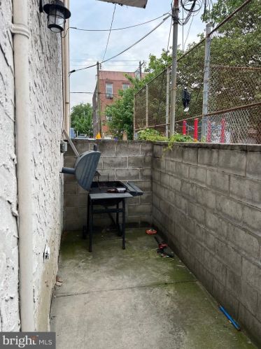 2034 6 St, Philadelphia PA 19122-1415 exterior