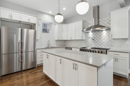 4812 Forrestville Ave, Chicago IL 60653-3425 exterior