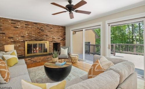 53 Highlander Dr, Scotch Plains NJ 07076-2419 exterior