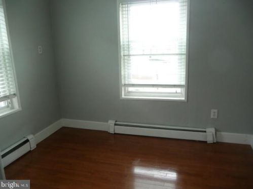 324 18 St, Philadelphia PA 19140-1014 exterior